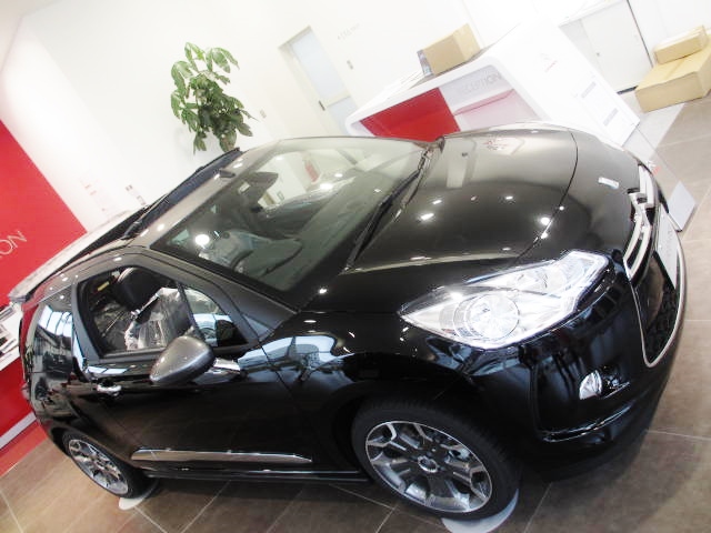 DS3 CABRIO & C3 フェイスリフト　入庫致しました！