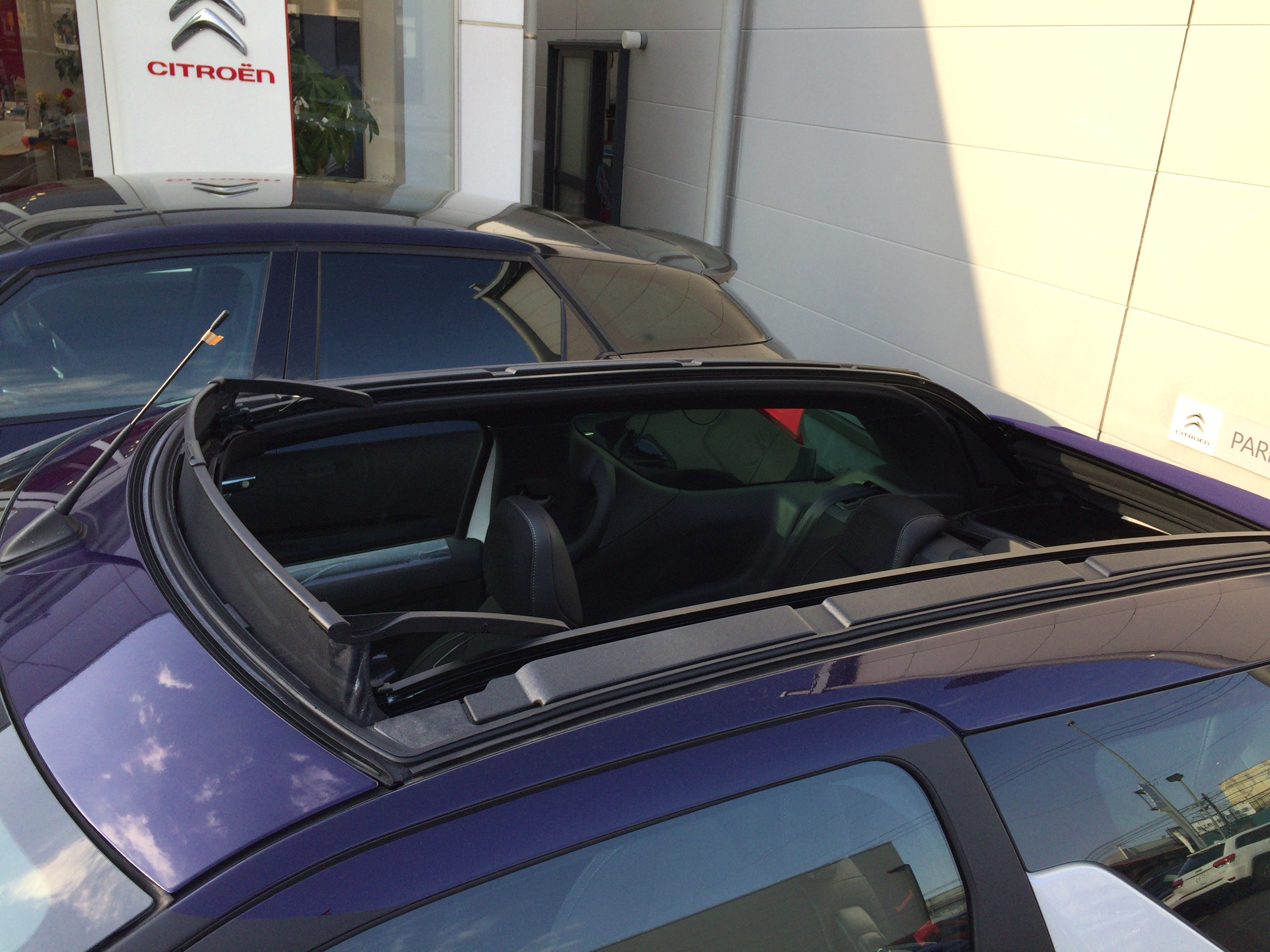 ＤＳ３　ＣＡＢＲＩＯ　試乗車のご案内！